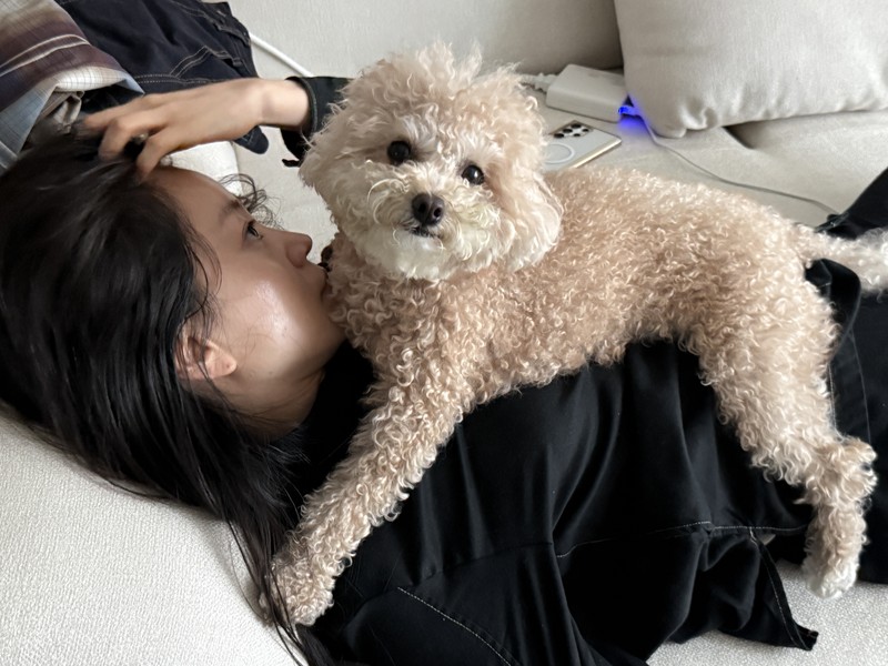 안겨 잠든 꼬비
